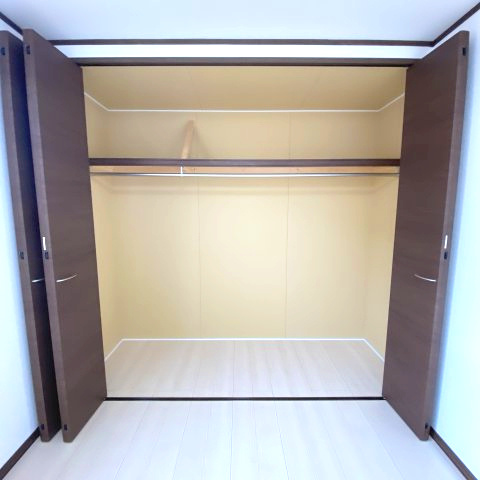 シャルム高砂・１番館の収納