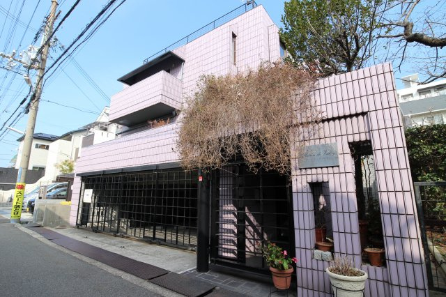 神戸市垂水区歌敷山３丁目の賃貸マンションの駐車場