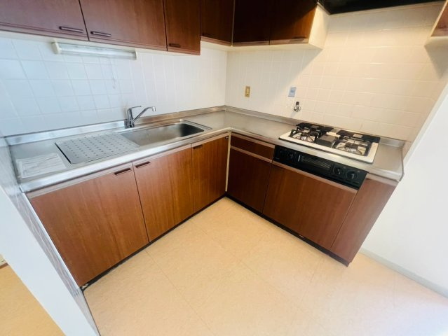 神戸市垂水区歌敷山３丁目の賃貸マンションのキッチン
