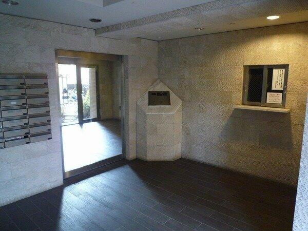 リガーレ新板橋のエントランス