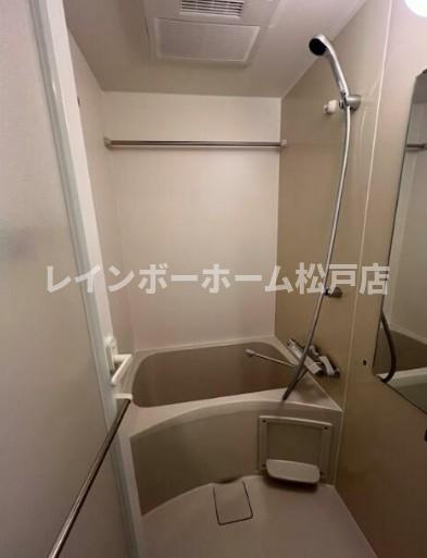 ヴァローレ松戸フィーロ特典：仲介手数料が無料です!!の浴室|お風呂で日々の疲れを落としましょう