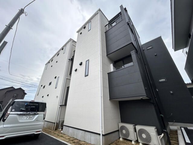 ＣＢ春日部アルモニーの外観