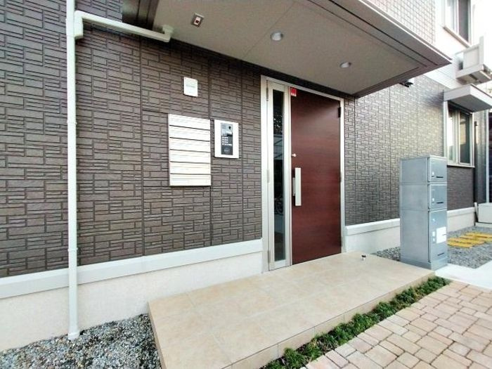 クレスト高柳のエントランス