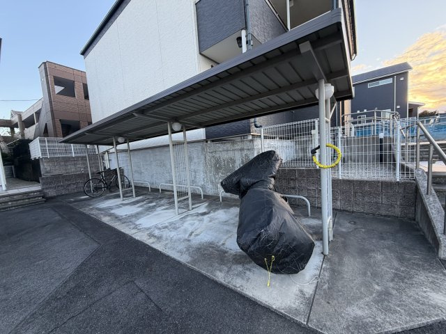 グラン・プラス　　レーヴの駐車場