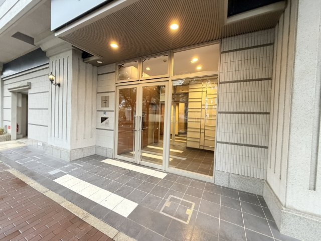 アーバンフラッツ王子公園のエントランス