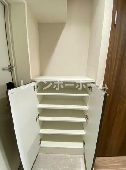 ラグゼナ松戸　特典：仲介手数料半額です!!の玄関|シンプルで使いやすい玄関です