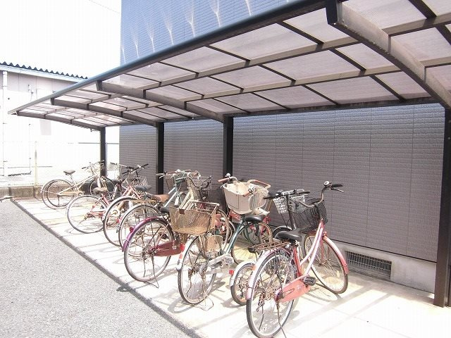岡山市北区西市のアパート