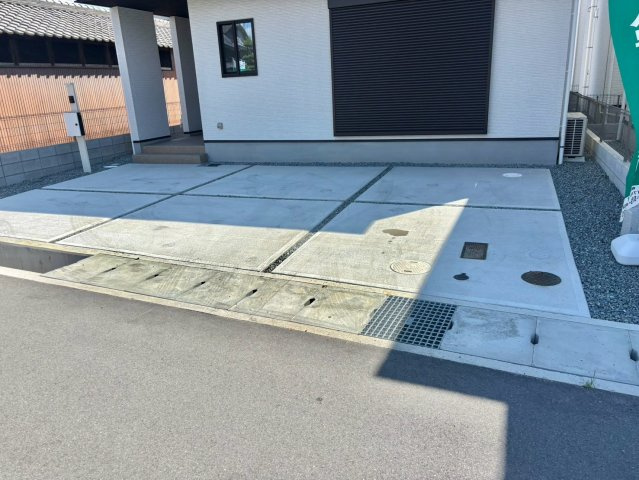 飾磨区構戸建1号棟の駐車場