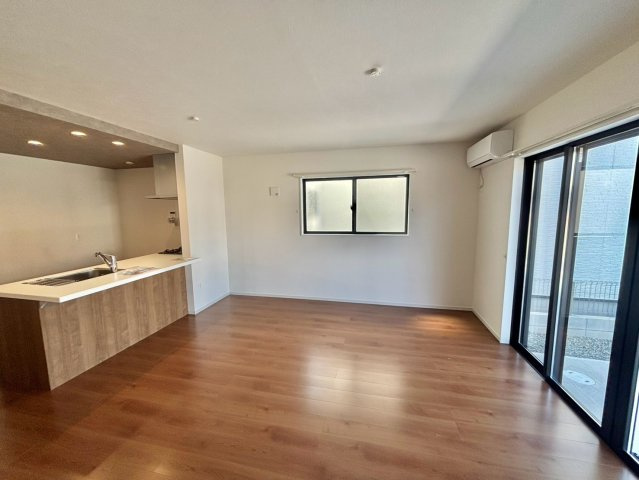 飾磨区構戸建1号棟の居間・リビング
