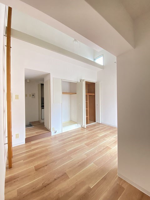 尼崎市南武庫之荘４丁目の賃貸マンションの居間・リビング