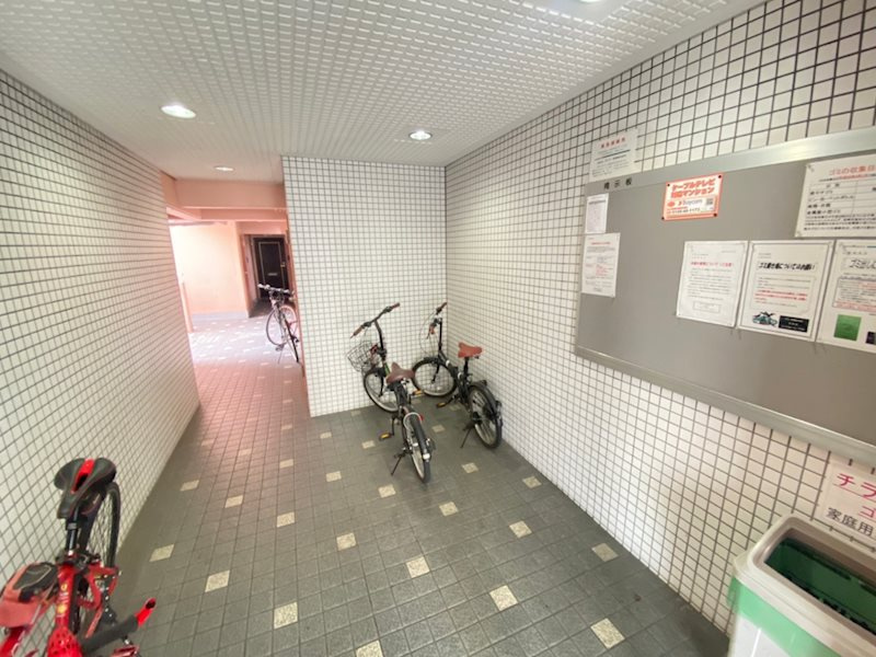 尼崎市南武庫之荘４丁目の賃貸マンションのロビー