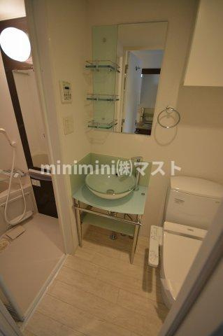 セレニテ本町refletの洗面所