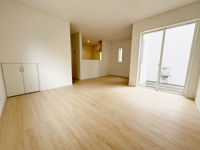 大原野上里男鹿町の居間・リビング|24時間見学ご予約受付中です♪他にも気になるおうちがございましたら、まとめてご案内いたします！（R8.9撮影）