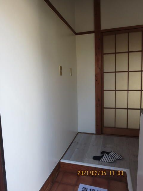 アライハイツの玄関