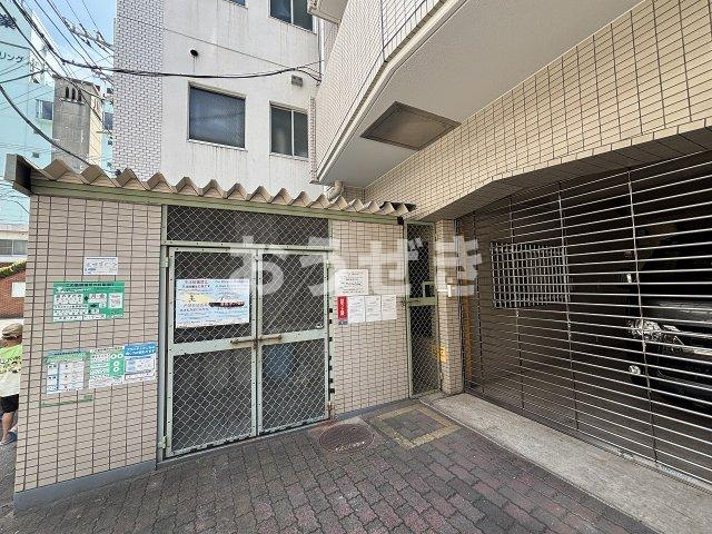 関内ロイヤルガーデンのエントランス