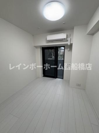 S-RESIDENCE本中山aloriaの居間・リビング