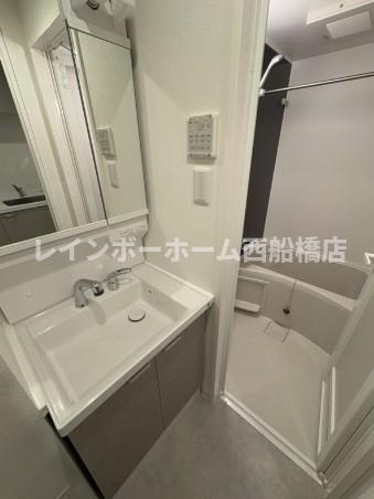 S-RESIDENCE本中山aloriaの独立洗面台