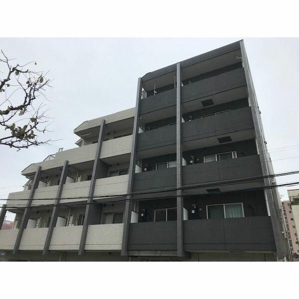 スパシエアルマール浮間公園の外観