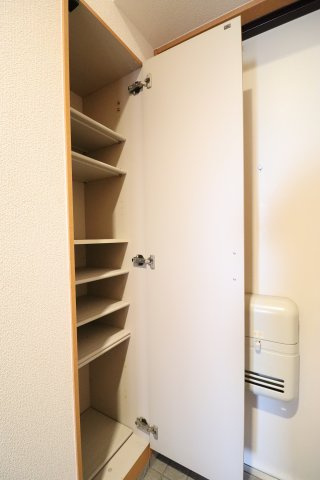 アーニスト新合川の収納