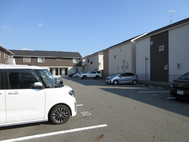 セジュール加佐 A棟の駐車場