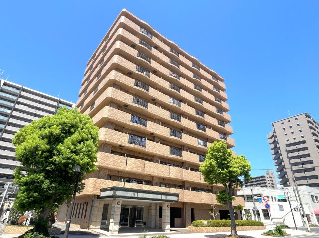 サントノーレ北斗の外観|JR下松駅 徒歩2分で通勤通学に便利な立地！下松小学校 、下松中学校 徒歩5分でお子様の通学も安心です。