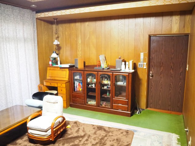 越前市妙法寺町　東南の角地の家の内装