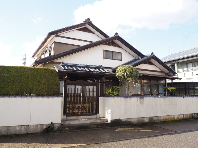 越前市妙法寺町　東南の角地の家
