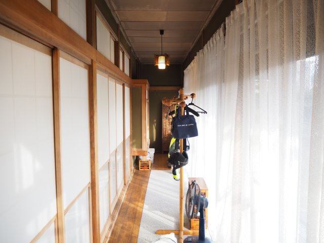 越前市妙法寺町　東南の角地の家の内装