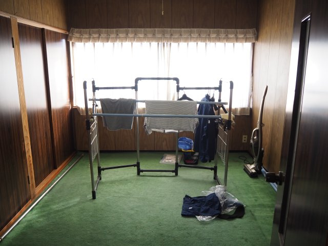 越前市妙法寺町　東南の角地の家の内装