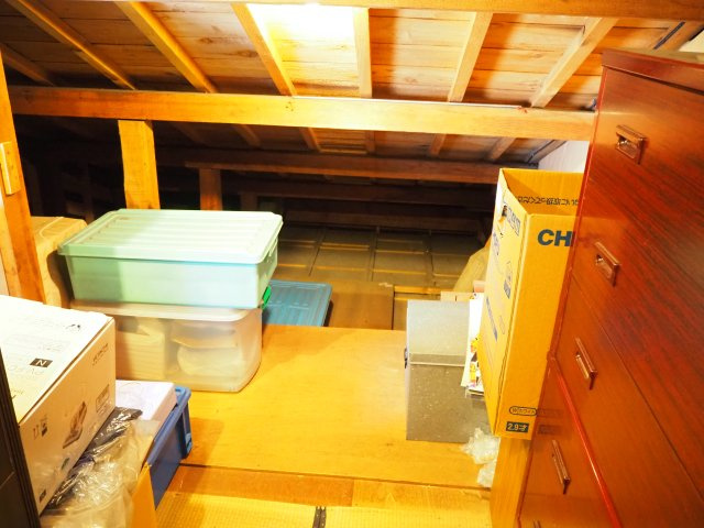 越前市妙法寺町　東南の角地の家の収納