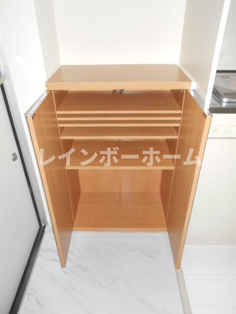台東区千束２丁目のアパートの玄関