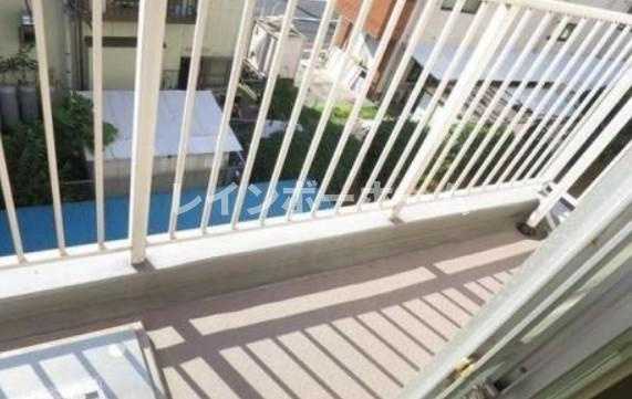 市川市新井３丁目の賃貸マンションのバルコニー