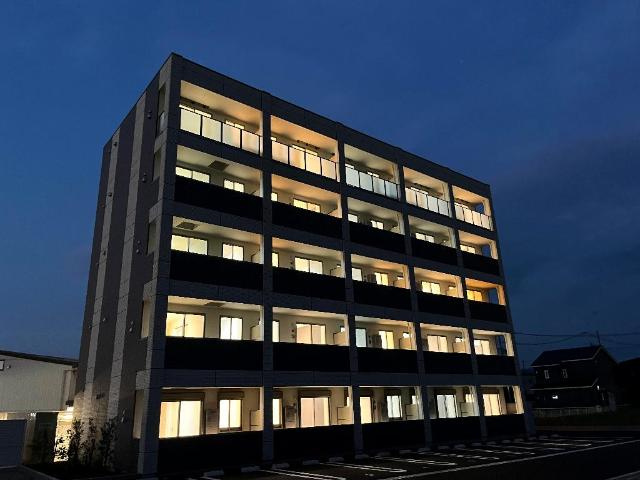 Ｇｒａｎｄ　Ｒａｆｆｉｎｅのその他共用部分|外観写真（夜）
