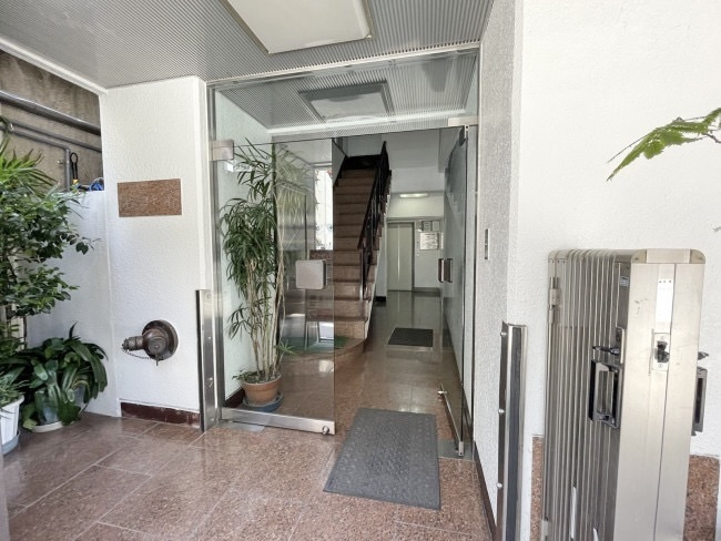 島田ビルのエントランス