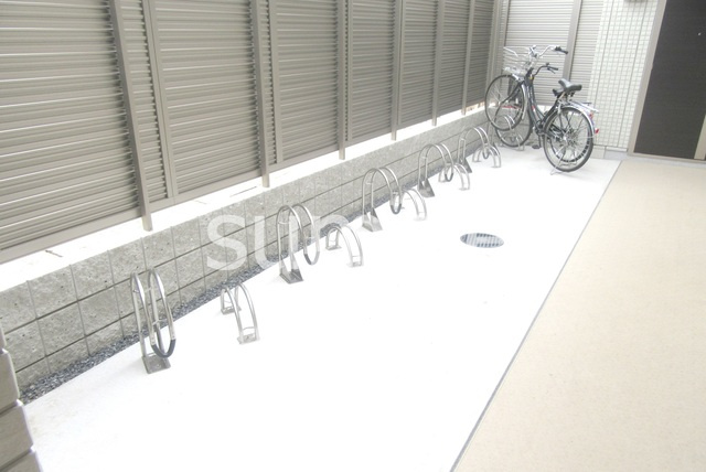 ドルフクレセント八番館のその他共用部分|自転車置場です