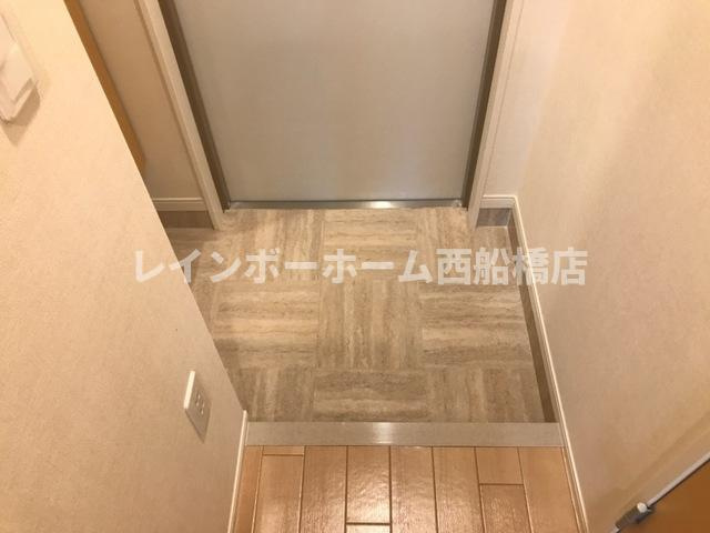 ラーハ前原の玄関
