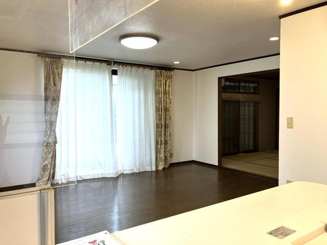 鶴ヶ島市松ヶ丘　中古売戸建の居間・リビング