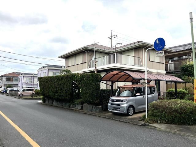 鶴ヶ島市松ヶ丘　中古売戸建の前面道路含む現地写真