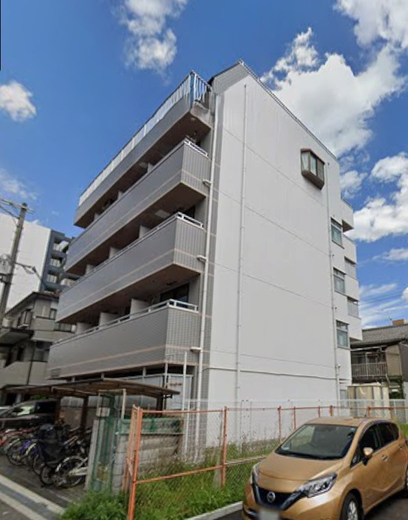 R・マンションの外観