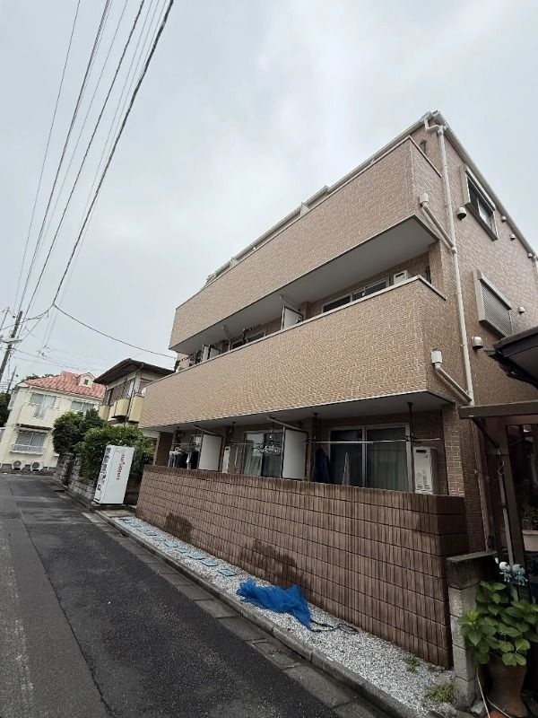 ソレイユ高砂の外観