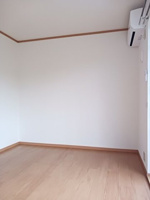 内装は落ち着いています