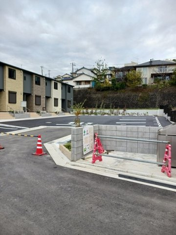 車をお持ちの方に嬉しい駐車場付きの物件です