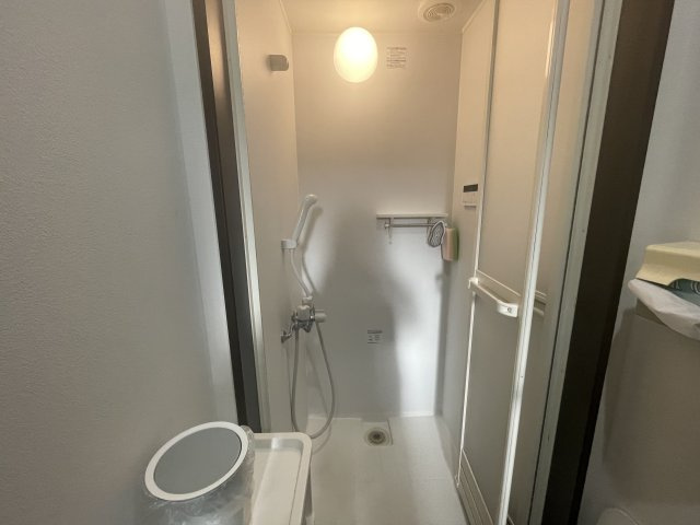 シャワールームも完備。
