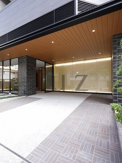 ディームス横濱青木町のエントランス