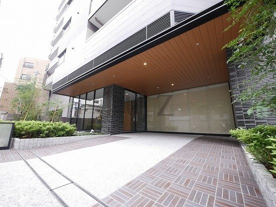 ディームス横濱青木町のエントランス