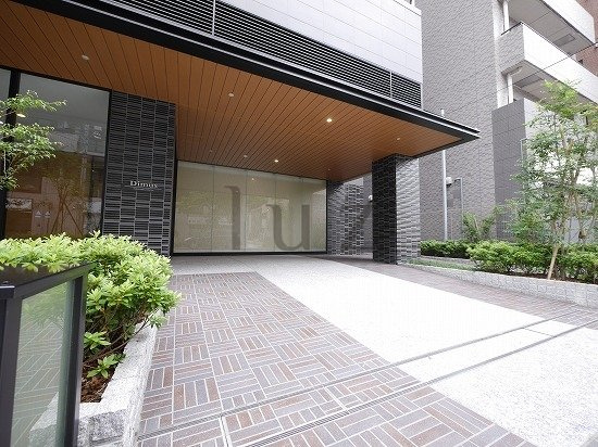 ディームス横濱青木町のエントランス