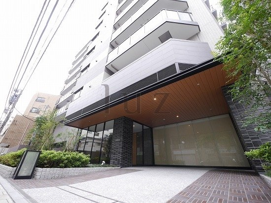 ディームス横濱青木町のエントランス