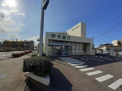 ラ・フォーレ１０Ｂの周辺|伊予銀行高松東支店様まで500m