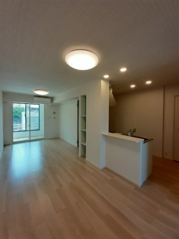 サニープレイスⅢの居間・リビング|ゆったりとした居間です