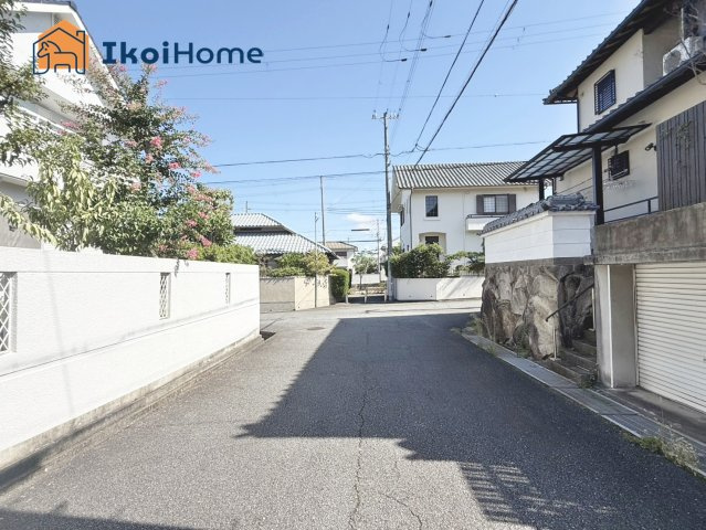 神戸市西区春日台１丁目　土地の前面道路含む現地写真|●年中無休：当日予約可●前面道路は約6.5mです！車通りも少なく、お子様とのお散歩も安心！
